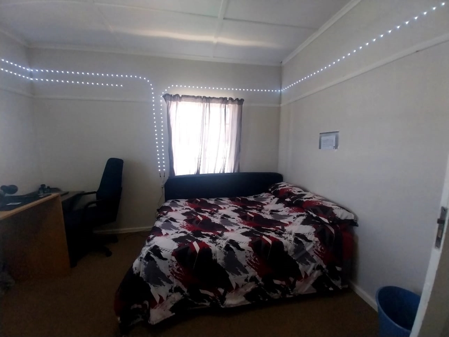 4 Bedroom Property for Sale in Rouxpark Western Cape